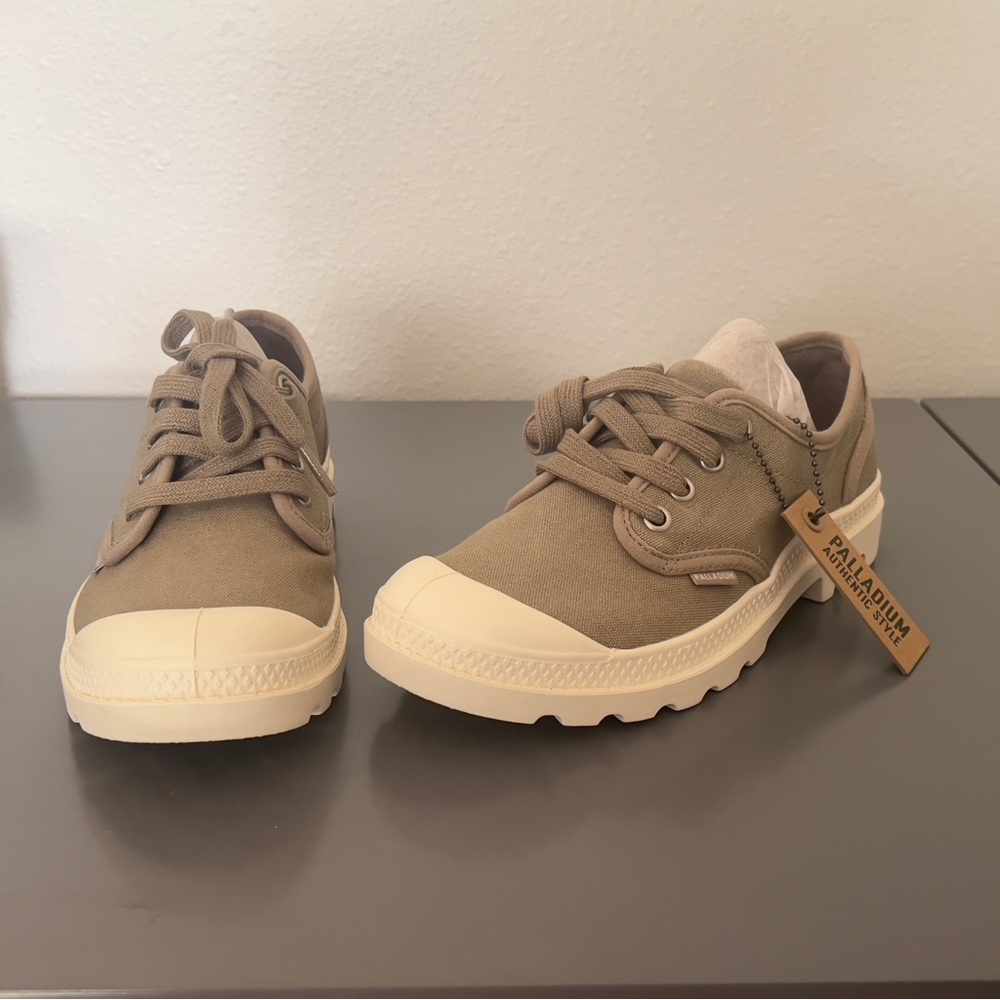 Women’s PALLADIUM PAMPA OXFORD / Size 6 USA WMN / NWT